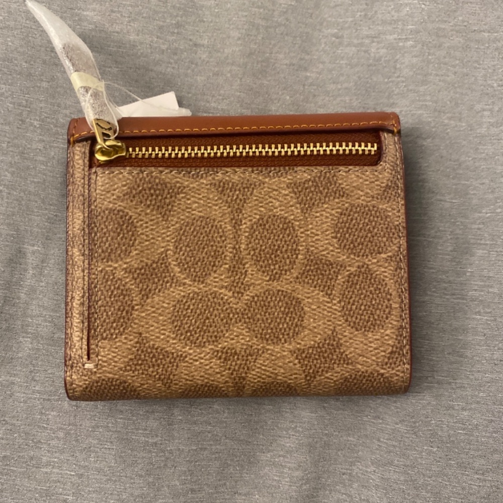 Wallet - Picture 2 of 5